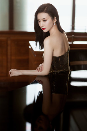 白婕的校花生活TXT小说